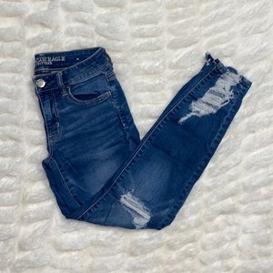 American Eagle Distressed Jegging Crop